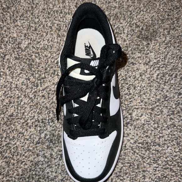 Nike Dunk Panda - youth 4.5 or women’s 6 - Picture 5 of 6